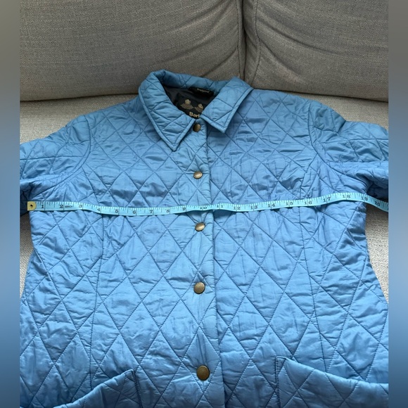 Barbour Women's Shaped Flyweight Quilt Short Jacket, size 8, blue - Picture 6 of 8